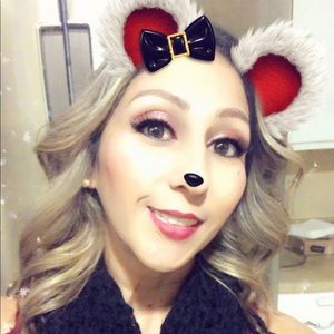 Meet your Posher, Yesenia